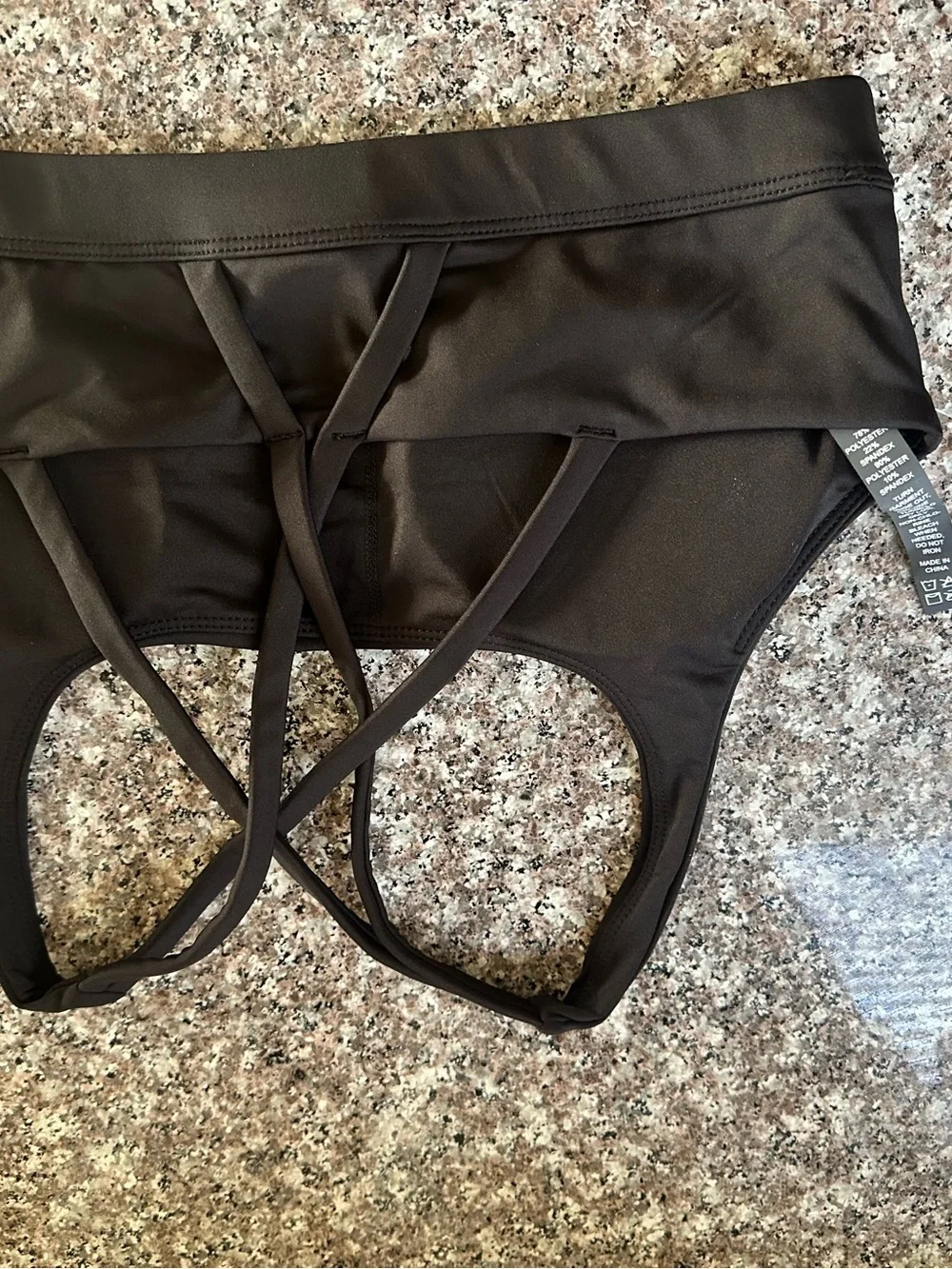 Leadstride  Black Cross-Back Sports Bra
